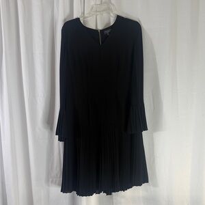 The Limited Elegant Black Pleated Dress/Elegant Attire Classic Belly sleeves